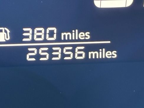 Used 2025 Nissan Kicks SV image 38