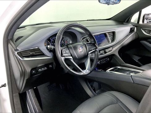 Used 2022 Buick Enclave Premium image 18
