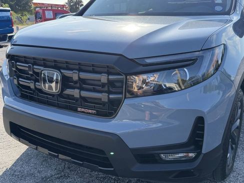 Used 2025 Honda Ridgeline Sport image 10