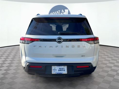 Certified 2024 Nissan Pathfinder SV image 4