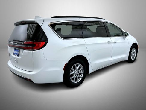 Certified 2022 Chrysler Pacifica Touring-L FWD image 5