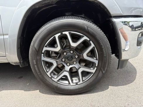 Used 2025 RAM 1500 Laramie AWD/4WD image 29