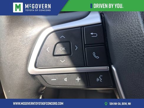 Used 2022 Toyota Highlander LE AWD/4WD image 27
