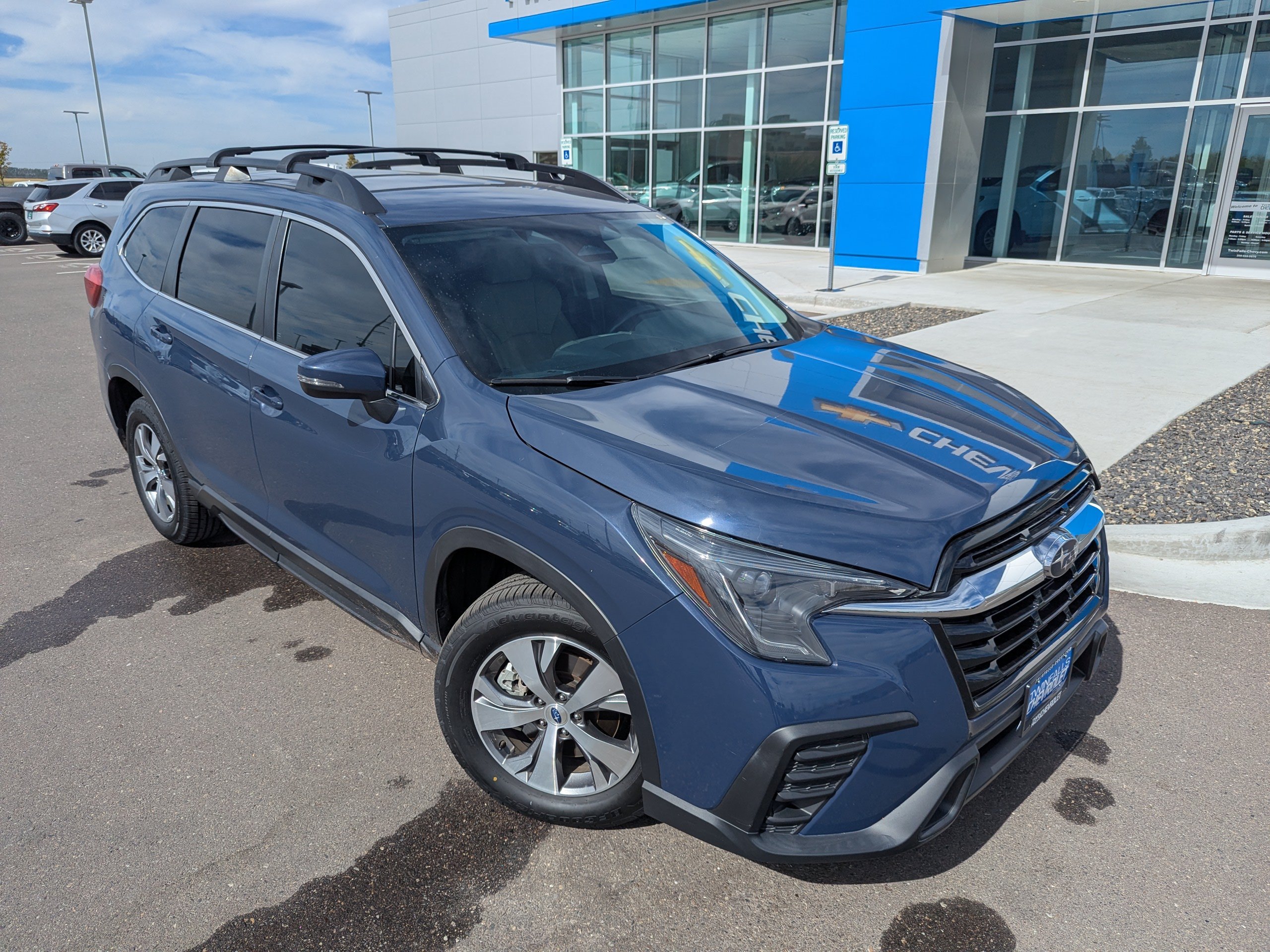 Used 2023 Subaru Ascent Premium w/ Convenience Package AWD/4WD image 3