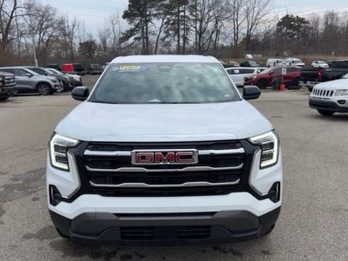 Used 2026 GMC Terrain Elevation image 2