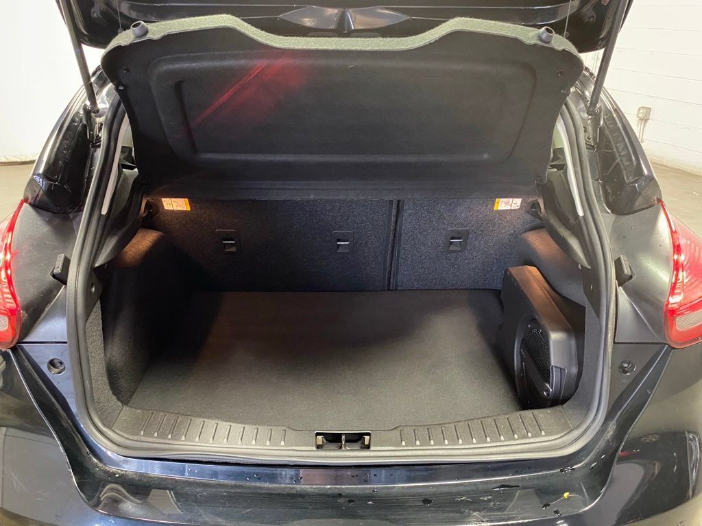 Used 2017 Ford Focus Titanium w/ Titanium Technology Package FWD image 28