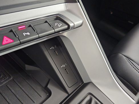 Certified 2025 Audi Q3 2.0T Premium Plus w/ Premium Plus Package image 35