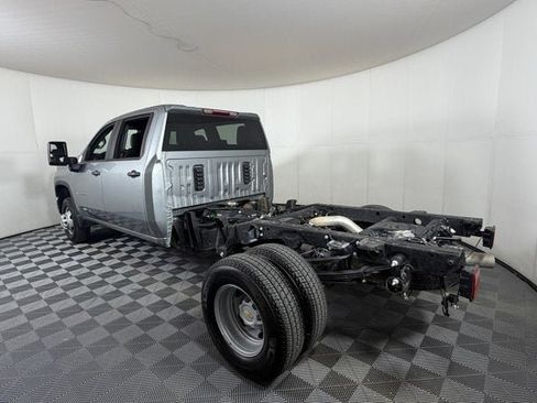 Used 2026 Chevrolet Silverado 3500 W/T w/ WT Convenience Package AWD/4WD image 3
