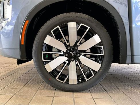 New 2026 Mitsubishi Outlander SEL FWD image 12