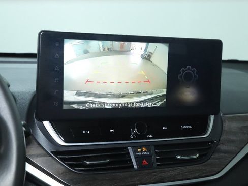 Certified 2023 Nissan Altima 2.5 SV w/ SV Premium Package AWD/4WD image 32