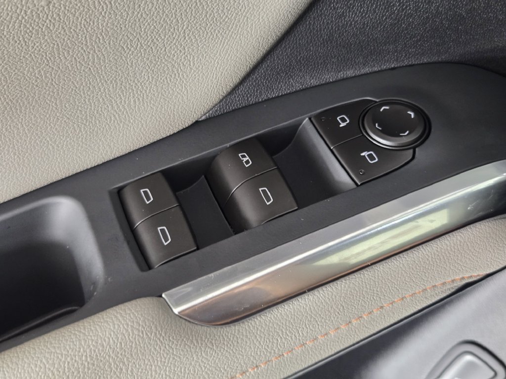 New 2026 Chevrolet Traverse LT w/ Midnight/Sport Edition FWD image 25