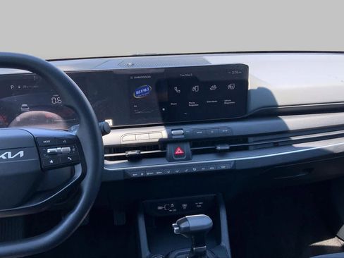 Used 2025 Kia K4 FWD image 6