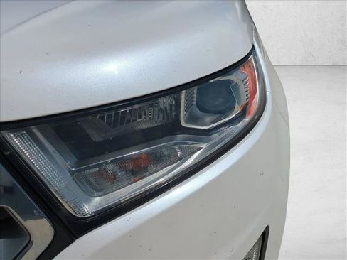 Used 2018 Ford Edge SEL w/ Equipment Group 201A FWD image 9