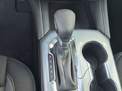 Used 2025 Chevrolet Blazer LT FWD image 19