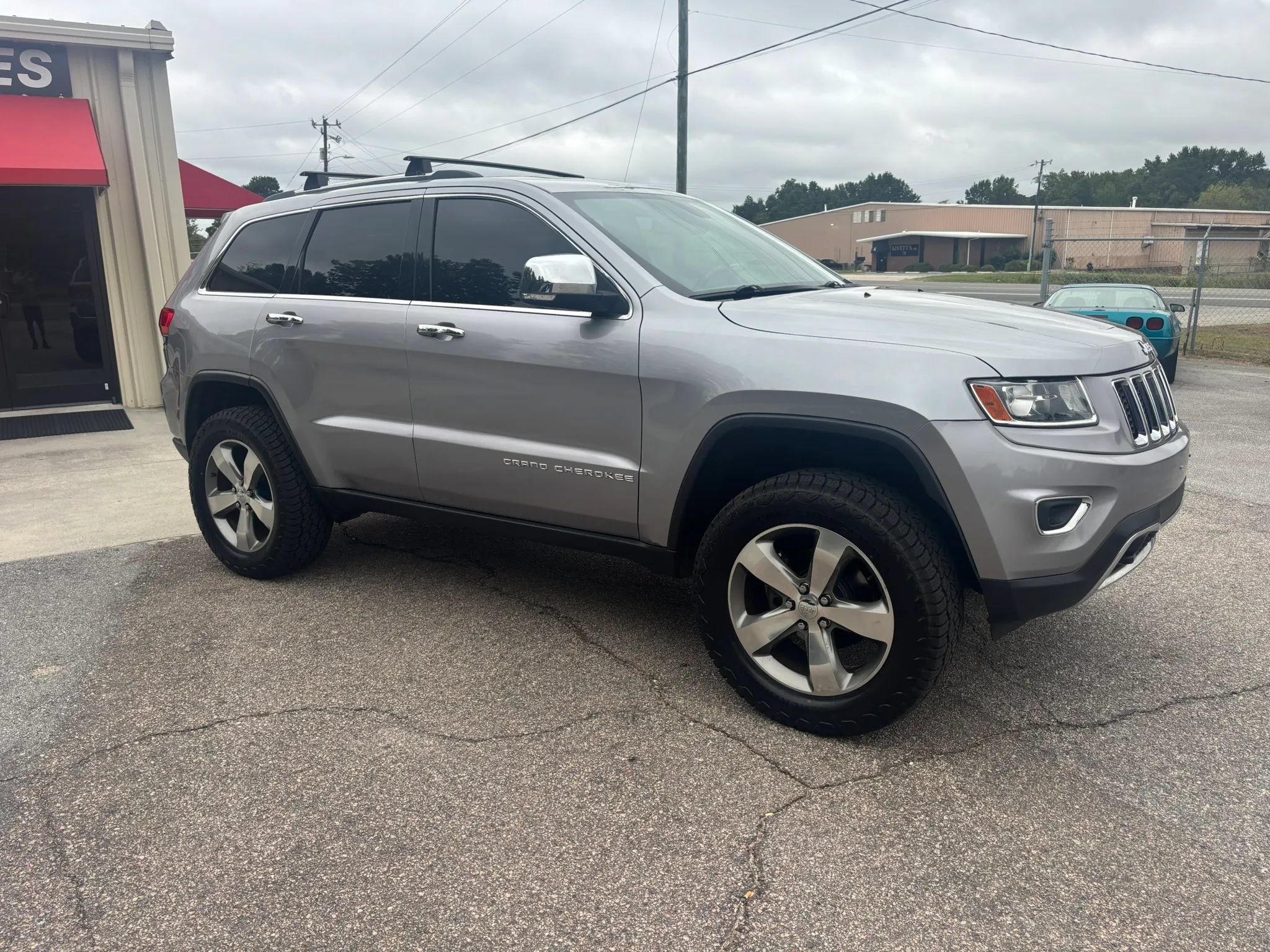 Used 2014 Jeep Grand Cherokee Limited AWD/4WD image 5