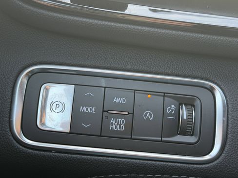 Used 2025 Buick Enclave Preferred image 22