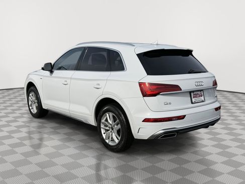 Used 2023 Audi Q5 2.0T Premium w/ Convenience Package image 4
