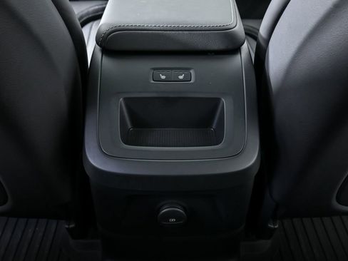 Certified 2025 Volvo XC60 T8 Ultra w/ Protection Package Premier image 22