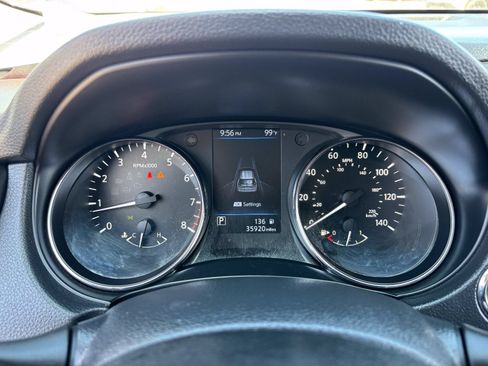 Used 2020 Nissan Rogue SV FWD image 30
