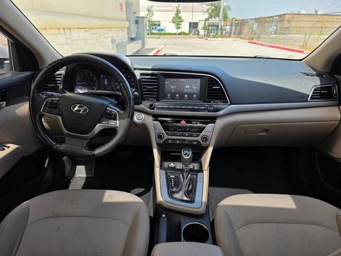 Used 2018 Hyundai Elantra Value Edition FWD image 11