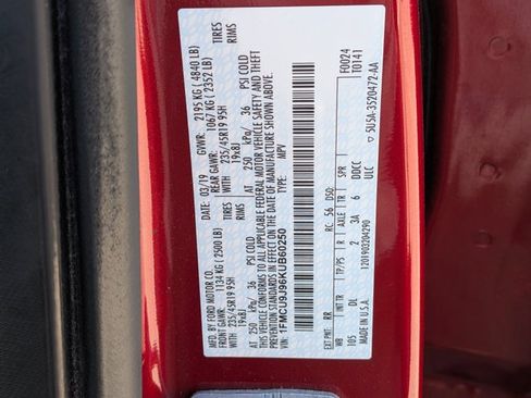 Used 2019 Ford Escape Titanium w/ U9j03 - Titanium Tow Package AWD/4WD image 16