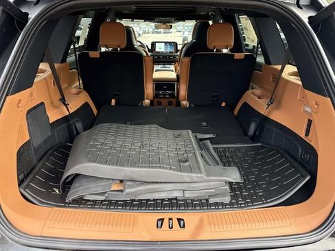 New 2026 Lincoln Aviator Black Label w/ Dynamic Handling Package image 12