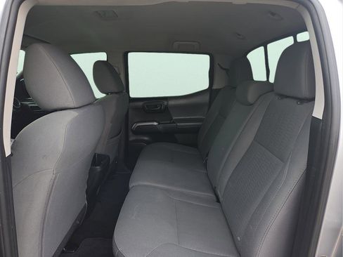 Used 2019 Toyota Tacoma SR5 RWD image 8