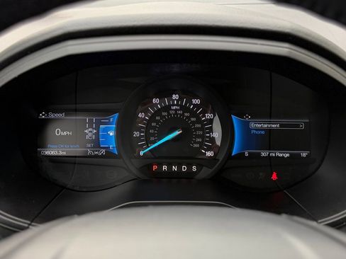 Used 2024 Ford Edge Titanium image 10