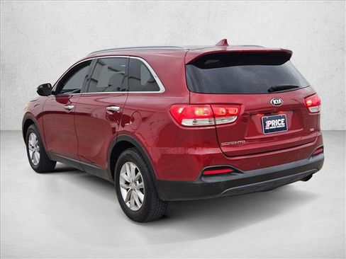 Used 2018 Kia Sorento LX image 7