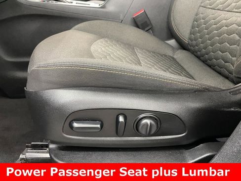 Used 2018 Chevrolet Equinox LT image 8