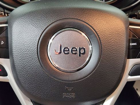 Used 2022 Jeep Cherokee Latitude w/ Sun & Sound Group image 48