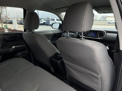 Used 2017 Toyota Tacoma SR5 image 21