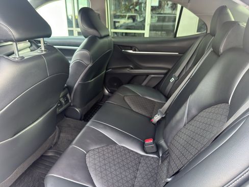 Used 2022 Toyota Camry XSE image 8