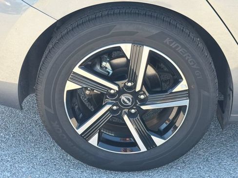 Used 2025 Nissan Sentra SV FWD image 55