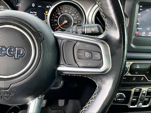 Used 2021 Jeep Wrangler Unlimited Sahara AWD/4WD image 18