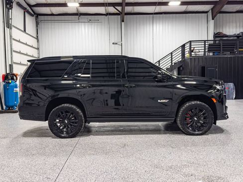 Used 2023 Cadillac Escalade V w/ LPO, ONYX Package AWD/4WD image 6