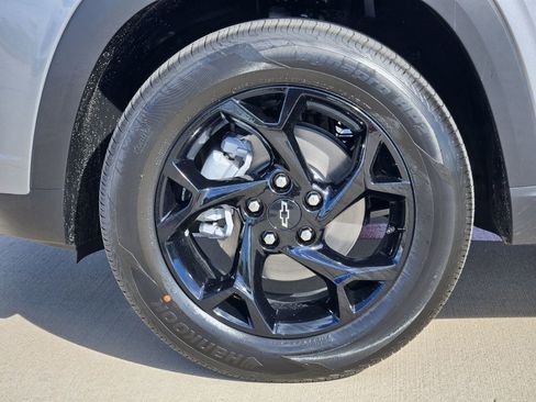 New 2026 Chevrolet Trax LT w/ Driver Confidence Package FWD image 13
