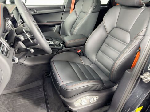 New 2026 Porsche Macan GTS image 5