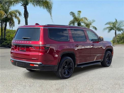 Used 2022 Jeep Wagoneer Series II AWD/4WD image 4