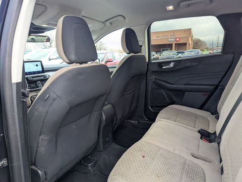 Used 2021 Ford Escape SE image 30