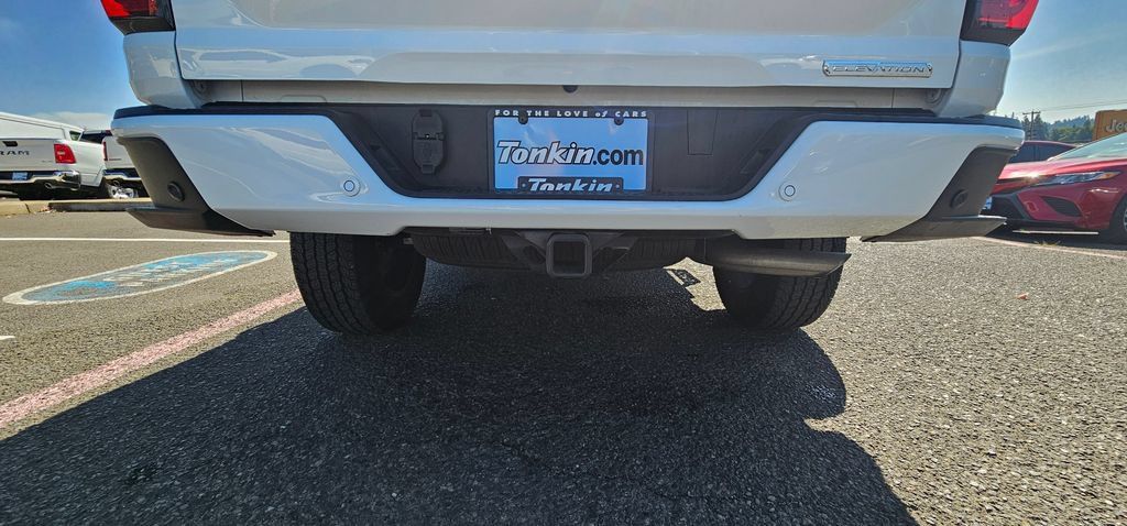 Used 2023 GMC Canyon Elevation w/ Elevation Premium Package AWD/4WD image 18