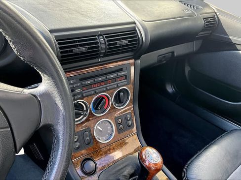 Used 2000 BMW Z3 2.5i RWD image 6