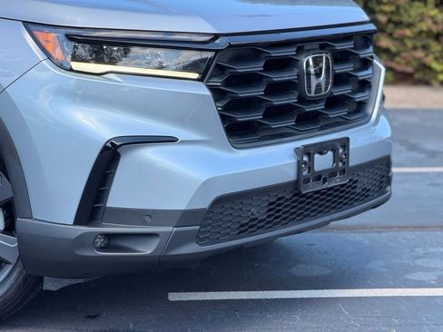 Used 2025 Honda Pilot Sport image 6