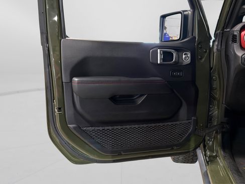 Used 2021 Jeep Wrangler Unlimited Rubicon w/ Uconnect 4C Nav & Sound Group AWD/4WD image 35