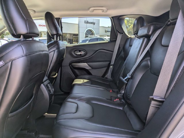 Used 2019 Jeep Cherokee Latitude Plus FWD image 15