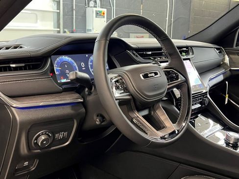 New 2025 Jeep Grand Cherokee Overland w/ Adv Protech Group III image 12