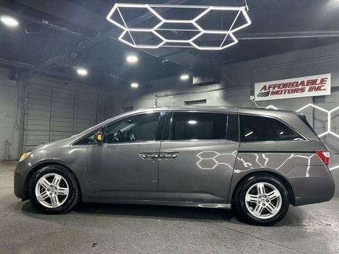 Used 2013 Honda Odyssey Touring image 3