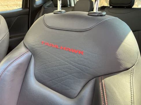 Used 2022 Jeep Renegade Trailhawk w/ Sun/Sound Group AWD/4WD image 7