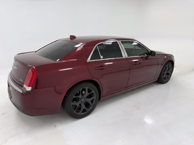 Used 2019 Chrysler 300 Touring L w/ Quick Order Package 22F RWD image 21