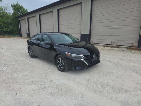 Used 2025 Nissan Sentra SV w/ All-Weather Package FWD image 4
